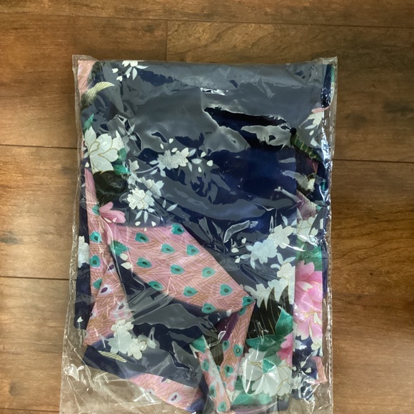 Japanese Robe/Kimono - Picture 4 of 5